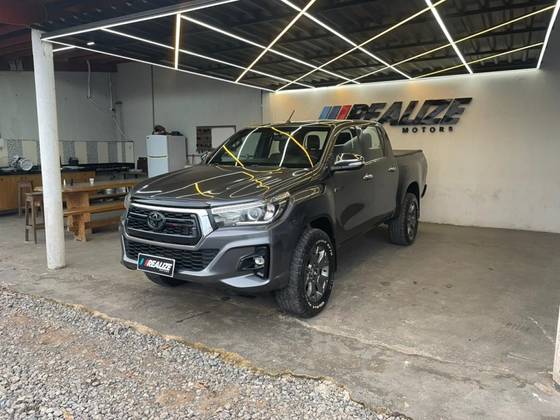 TOYOTA HILUX 2.8 SRX 4X4 CD 16V DIESEL 4P AUTOMÁTICO TOYOTA HILUX 2.8 SRX 4X4 CD 16V DIESEL 4P AUTOMÁTICO